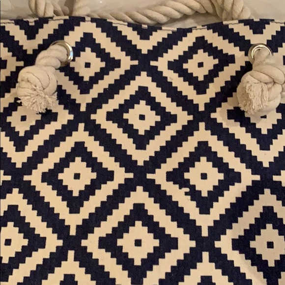 NWOT - Summer & Rose Navy Diamond Tote - Picture 2 of 7